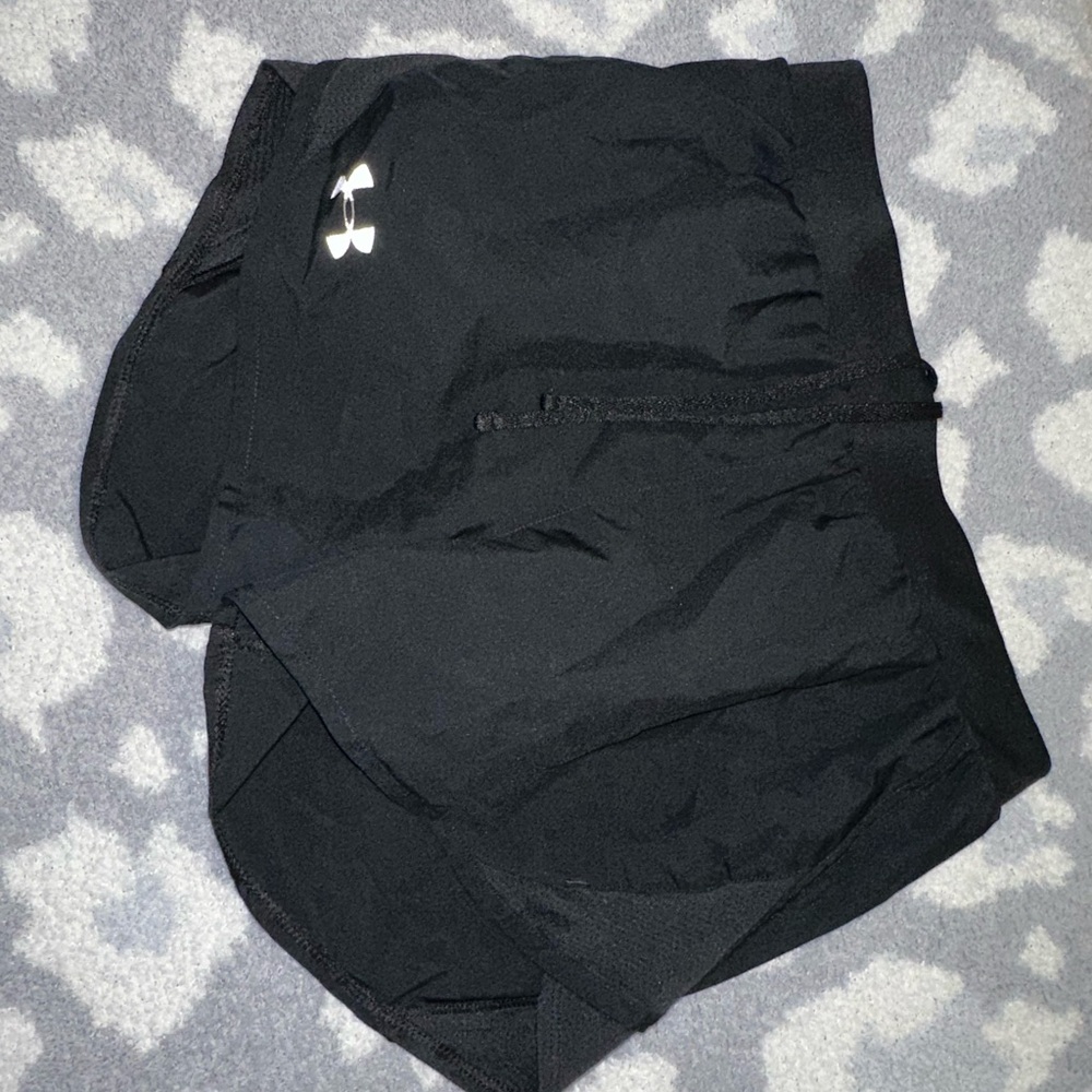 Under Armour Black Athletic Shorts Lightweight Elastic Waistband